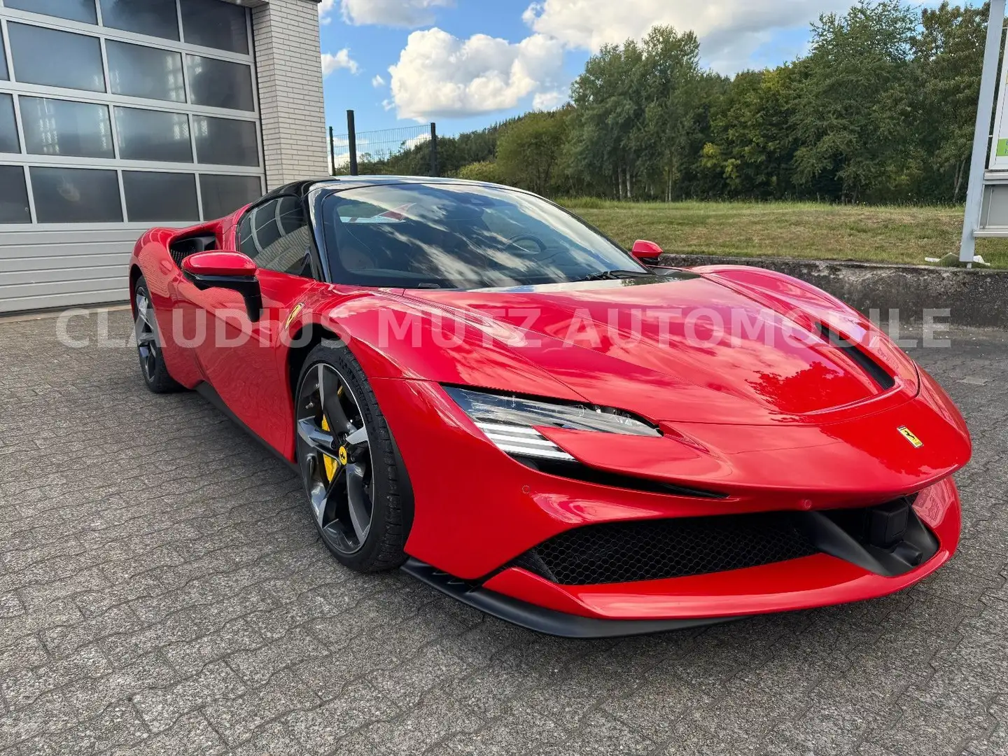 Ferrari SF90 Spider rosso corsa / cuoio° CARBON ° LIFT Rot - 1