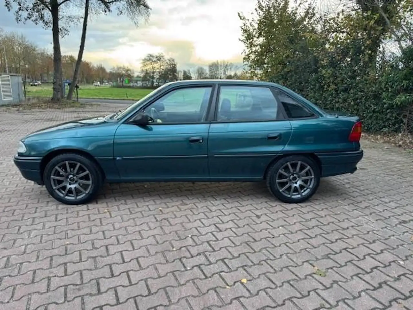 Opel Astra 1.4i SEASON NIEUWE APK Bleu - 2