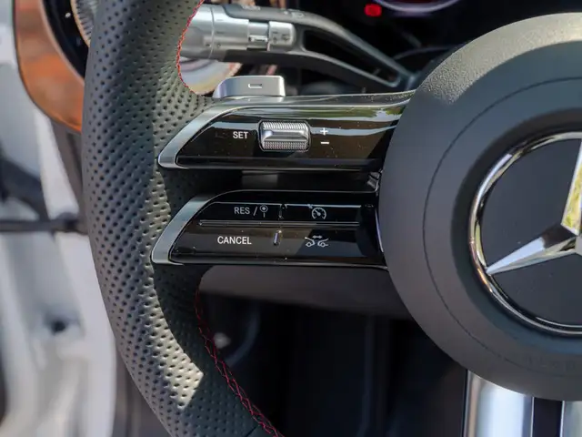 Mercedes-Benz GLB view 15