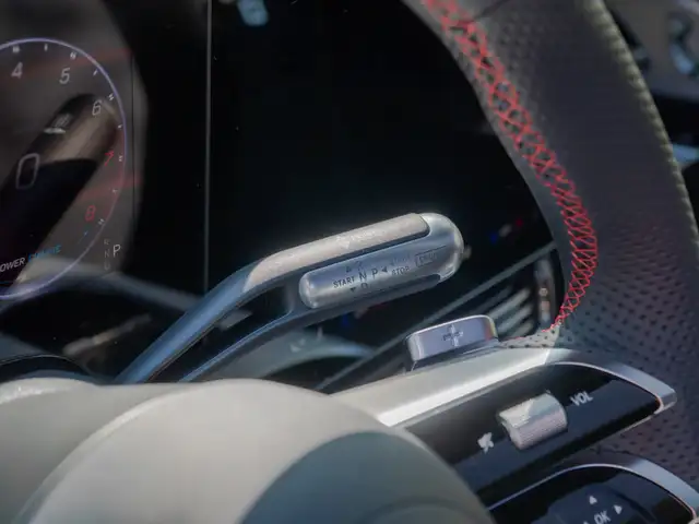 Mercedes-Benz GLB view 13