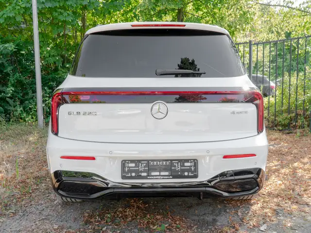 Mercedes-Benz GLB view 6