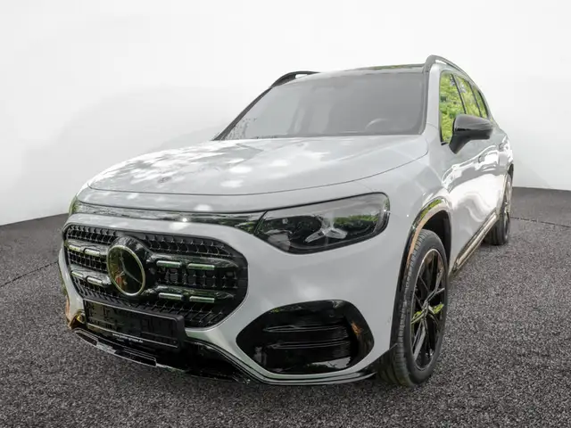 Mercedes-Benz GLB view 2