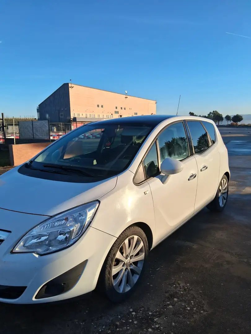 Opel Meriva Meriva II 2010 1.4t Panoramic b-Color 120cv Bianco - 1