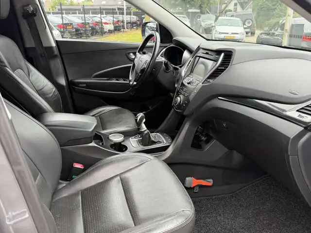 Hyundai Santa Fe view 4