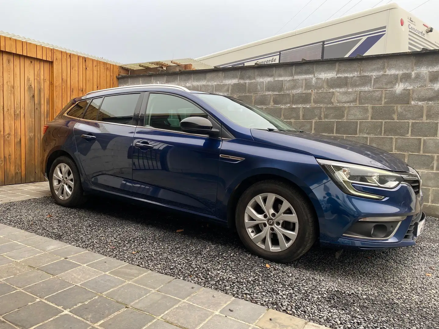 Renault Megane SW 1.5 dCi Energy Limited EDC Led Keyless Navi BT Blauw - 1