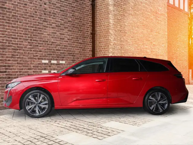 Peugeot 308 view 3