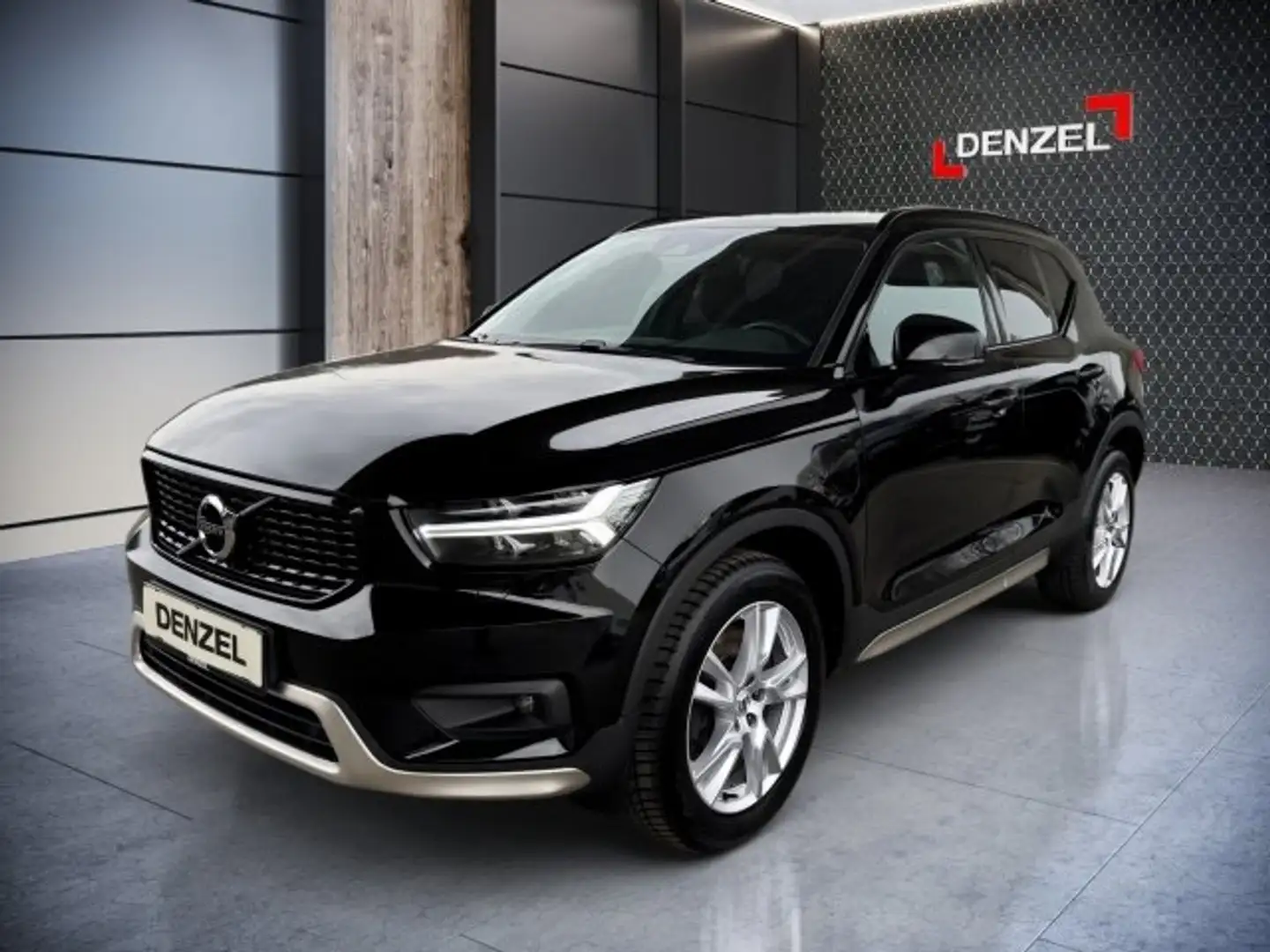 Volvo XC40 T5 Recharge PHEV Schwarz - 1