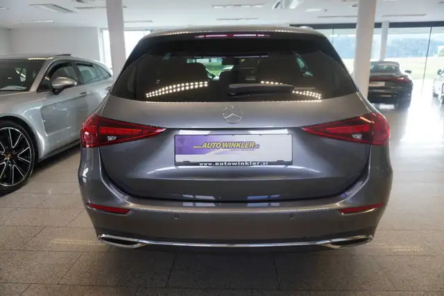 Mercedes-Benz C-Class view 6