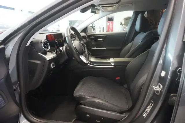 Mercedes-Benz C-Class view 8