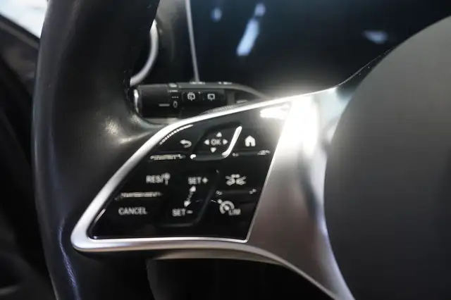 Mercedes-Benz C-Class view 12