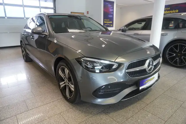 Mercedes-Benz C-Class view 3