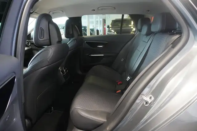 Mercedes-Benz C-Class view 9