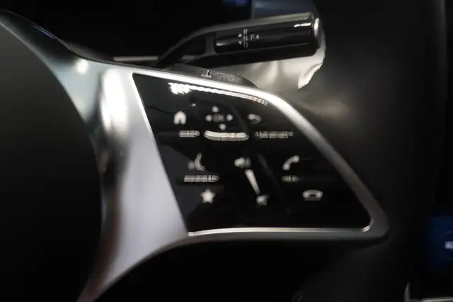 Mercedes-Benz C-Class view 13