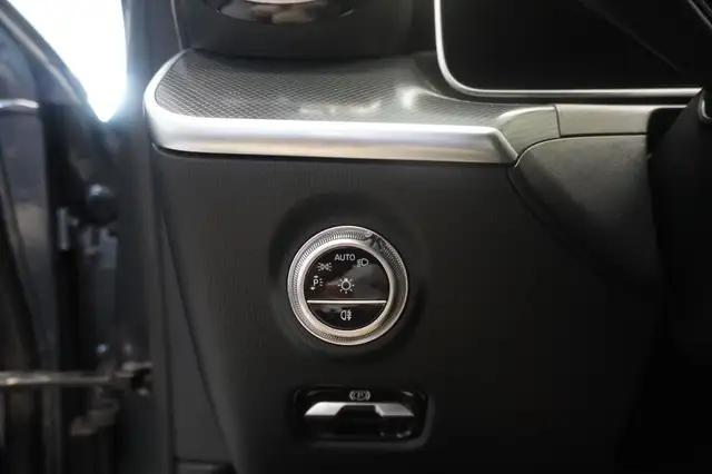 Mercedes-Benz C-Class view 15