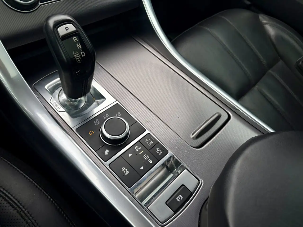 Land Rover Range Rover Sport снимка Land Rover Range Rover Sport