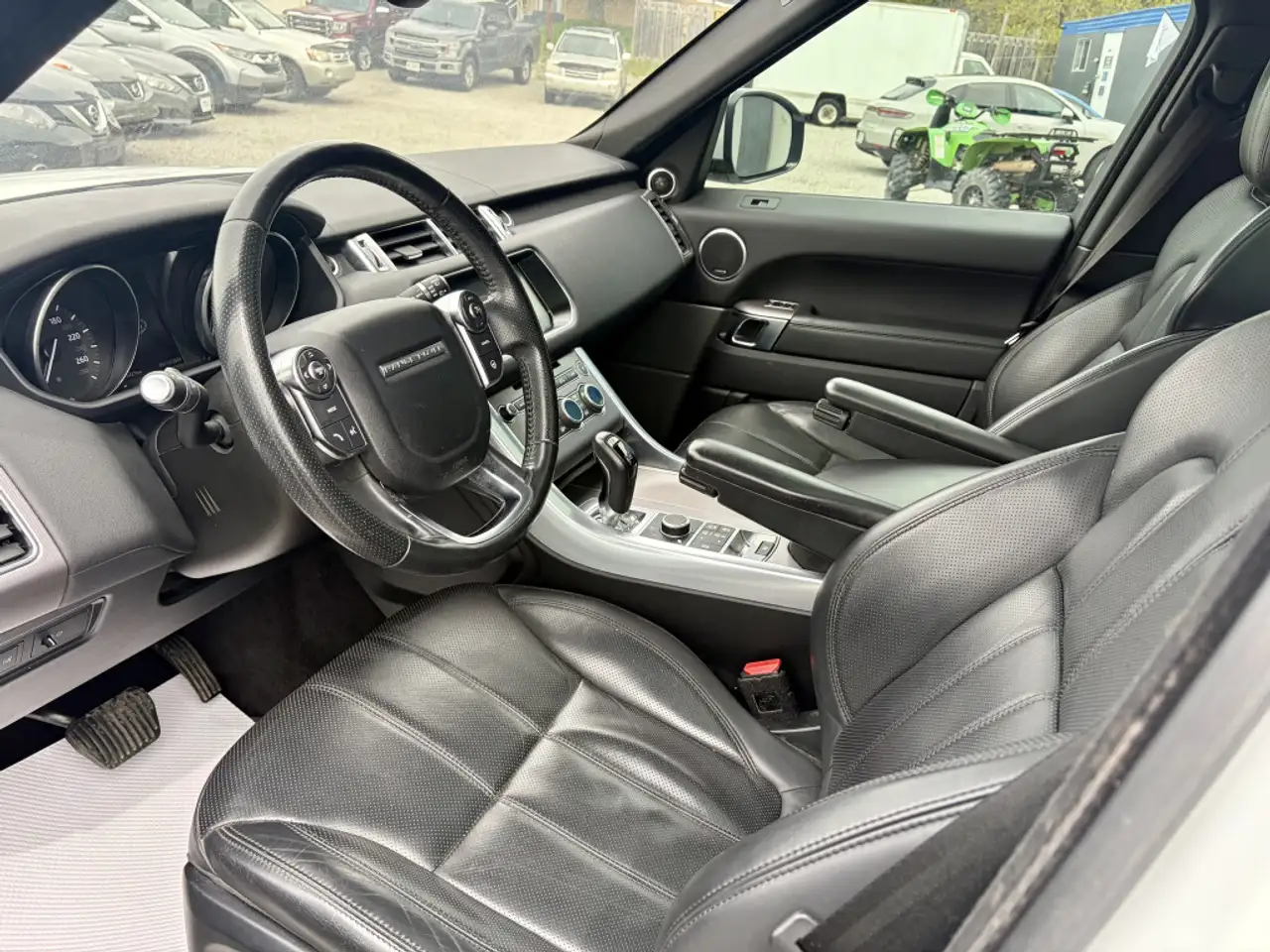 Land Rover Range Rover Sport снимка Land Rover Range Rover Sport