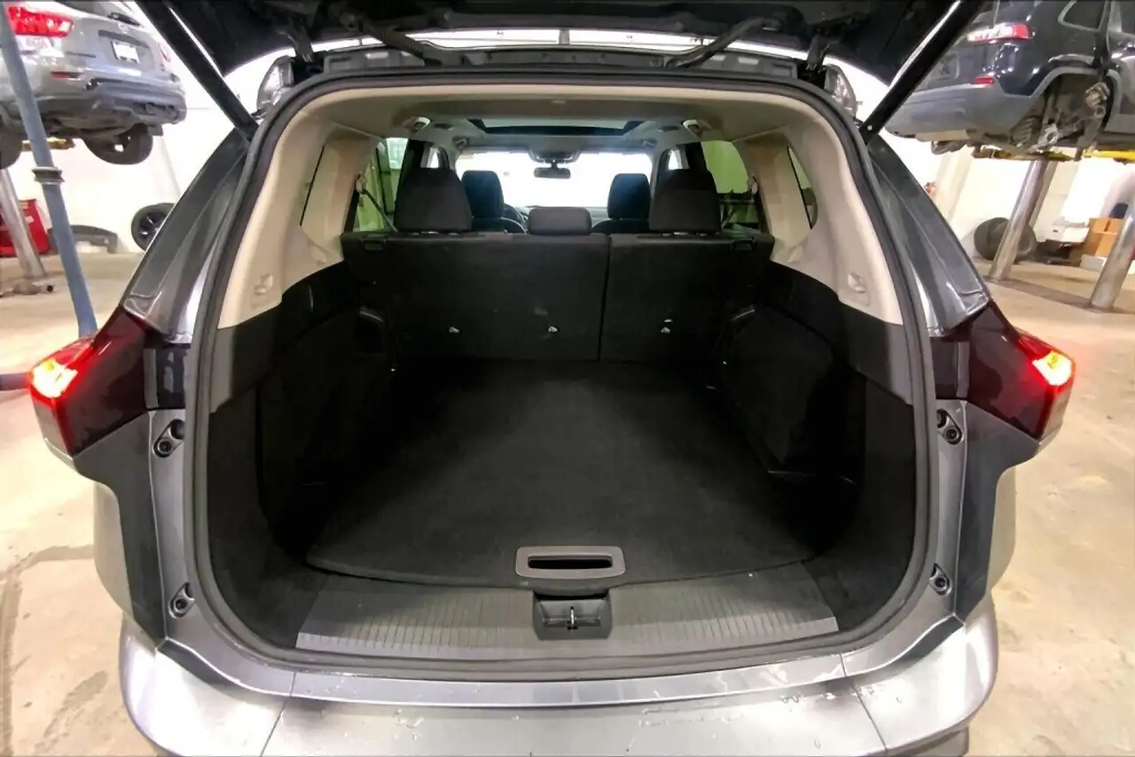 Nissan Rogue fotografie Nissan Rogue