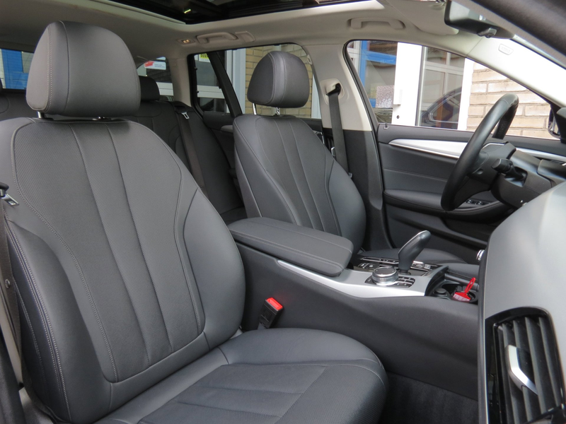 BMW 530 5-serie Touring 530e xDrive Business Edition Plus — photo 21