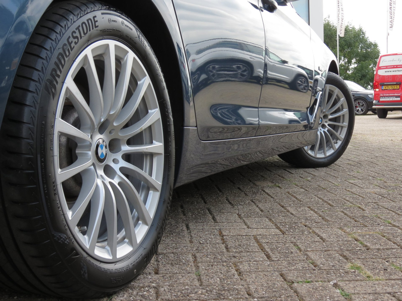 BMW 530 5-serie Touring 530e xDrive Business Edition Plus — photo 17