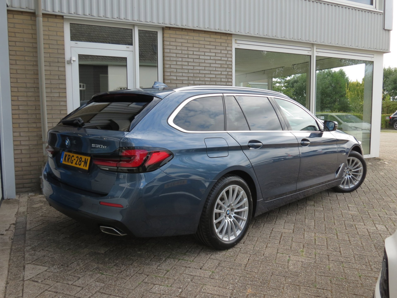 BMW 530 5-serie Touring 530e xDrive Business Edition Plus — photo 13
