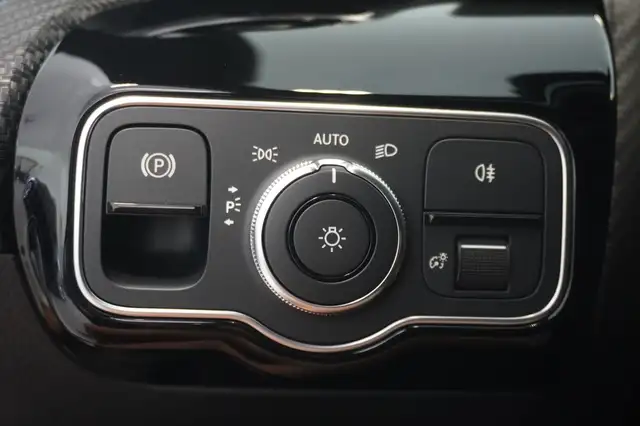 Mercedes-Benz Cla view 14