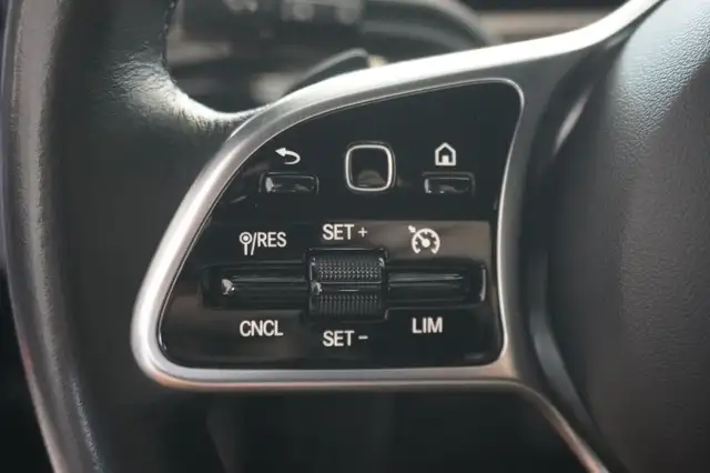 Mercedes-Benz Cla view 12