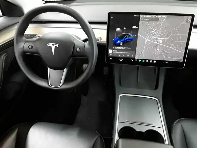 Tesla Model 3 view 10
