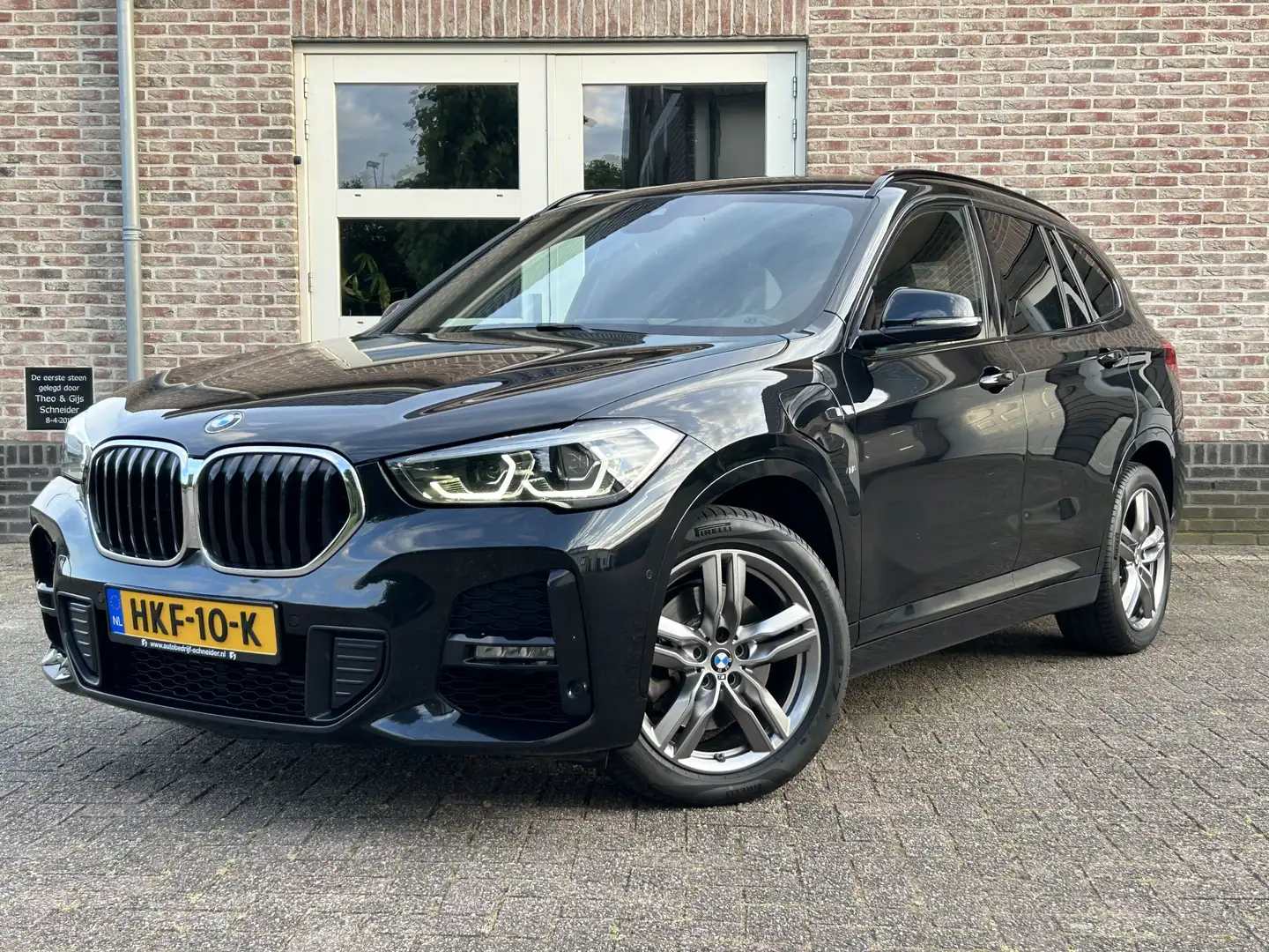 BMW X1 xDrive25e M-Sport Navi LED Trekhaak Dealer O.H. Zwart - 1