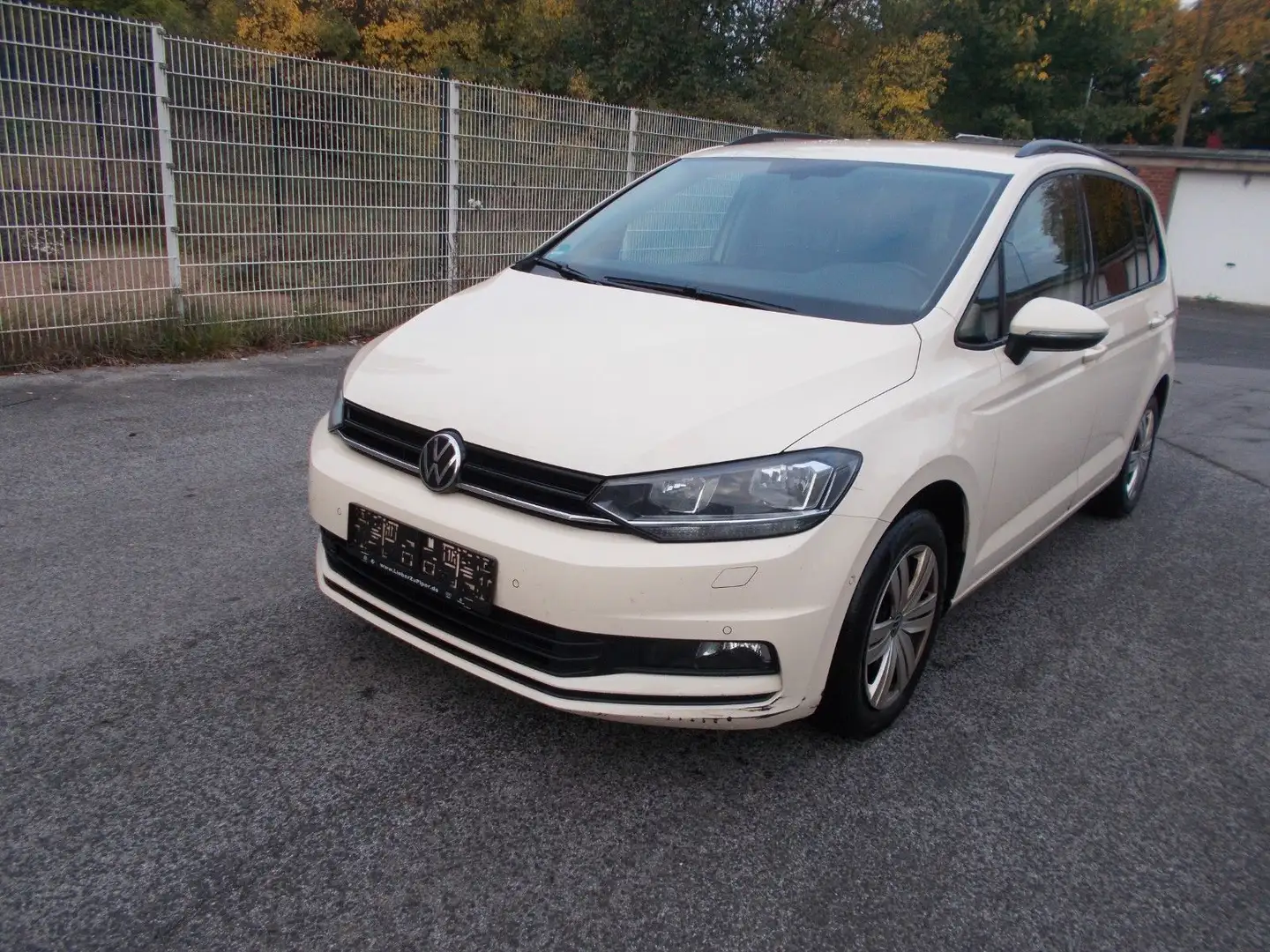 Volkswagen Touran -Klimaautomatik-Navi-Euro6-7 Sitzer Gelb - 1