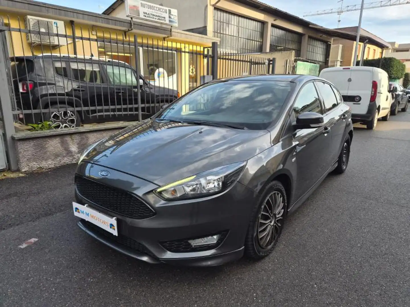 Ford Focus Focus 5p 1.5 tdci ST-Line s&s 120cv Grau - 1