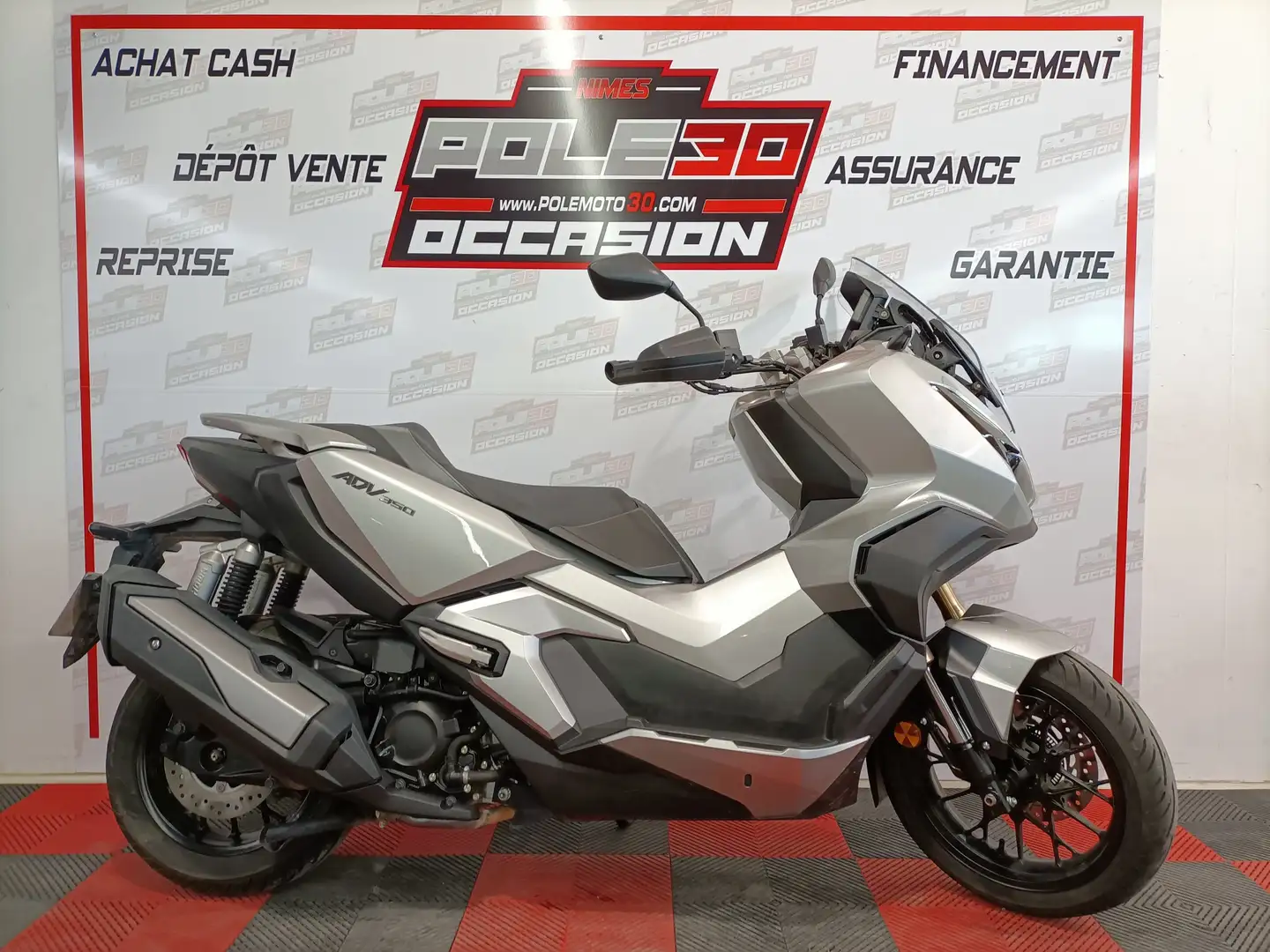 Honda ADV 350 Gris - 1