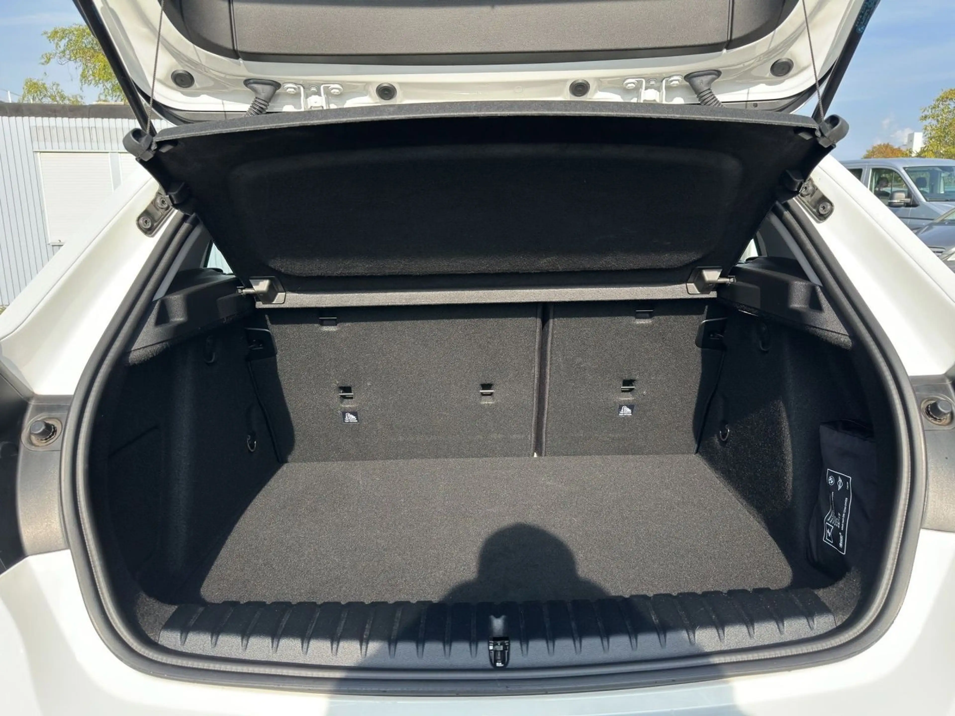 BMW 118 i Advantage LED Navi Kamera Pano — photo 30