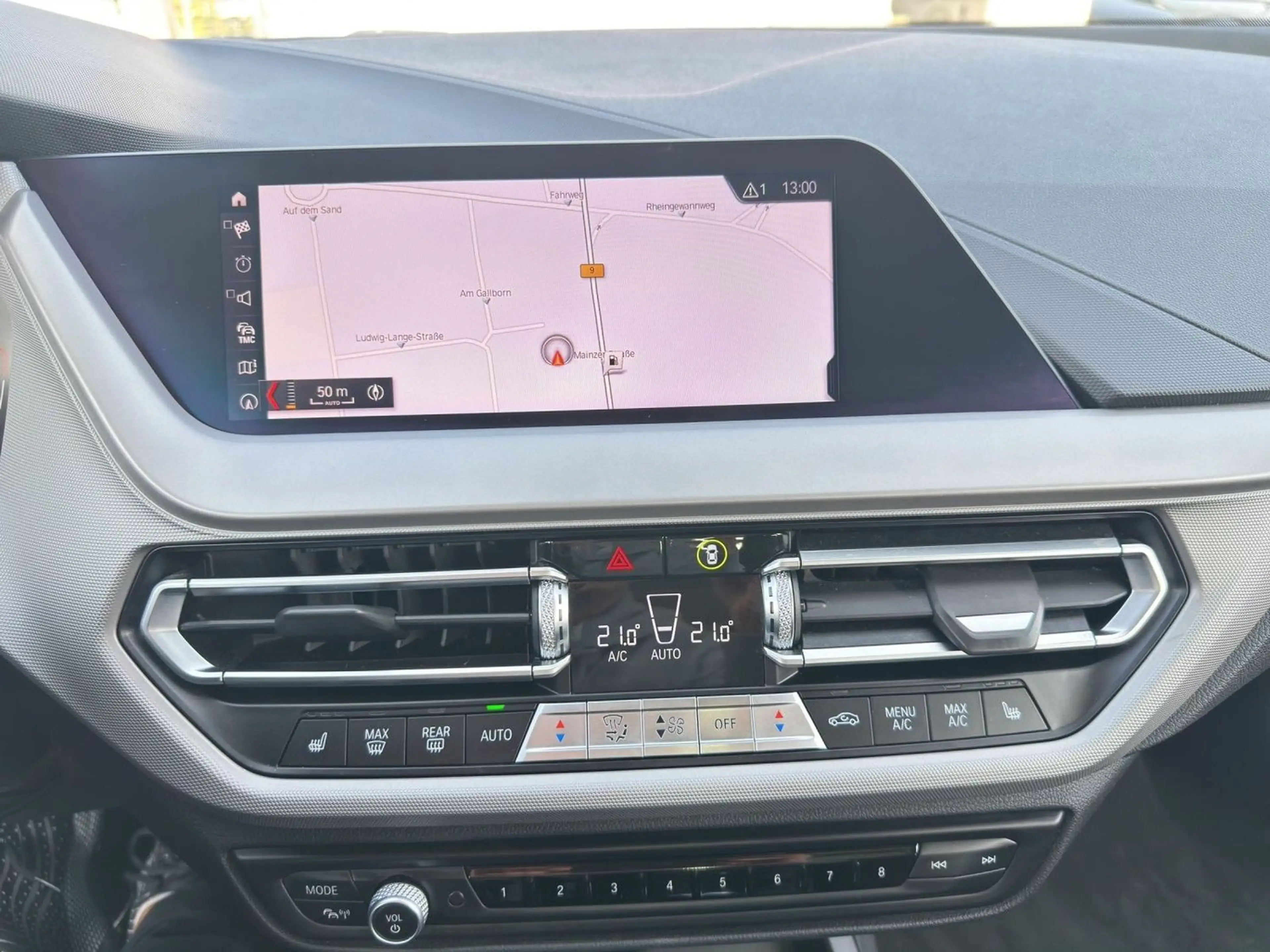 BMW 118 i Advantage LED Navi Kamera Pano — photo 20