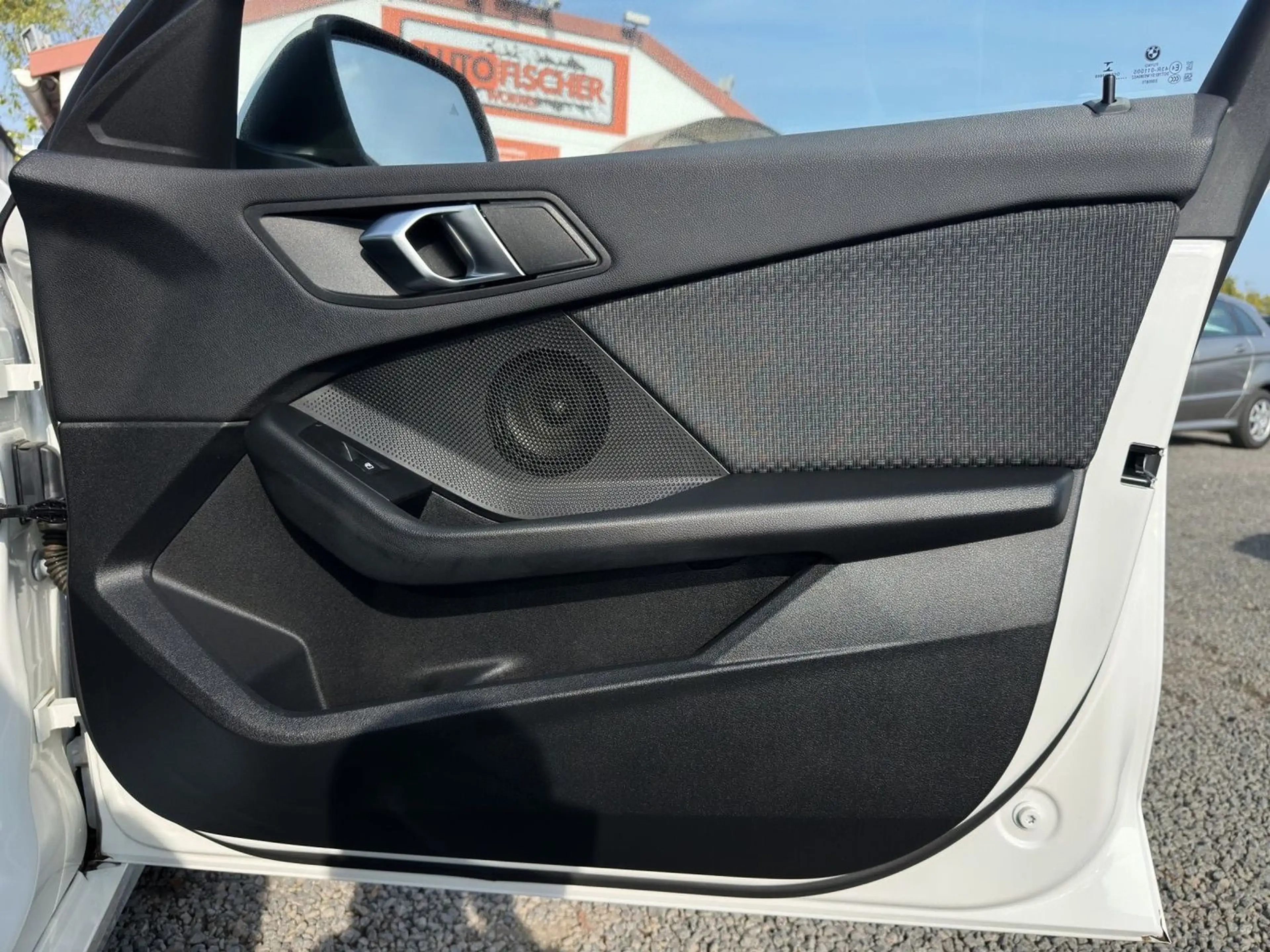 BMW 118 i Advantage LED Navi Kamera Pano — photo 28