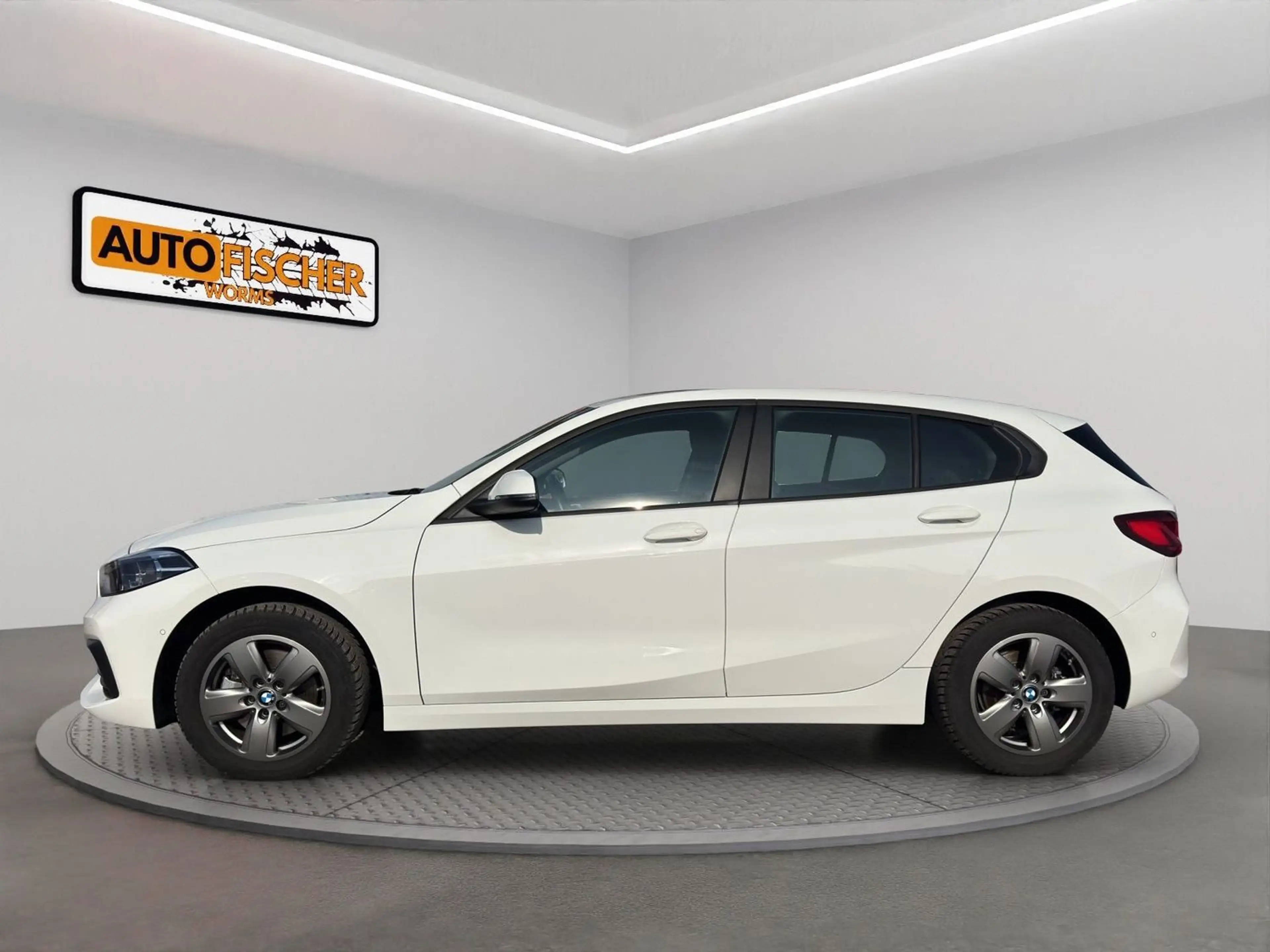 BMW 118 i Advantage LED Navi Kamera Pano — photo 4