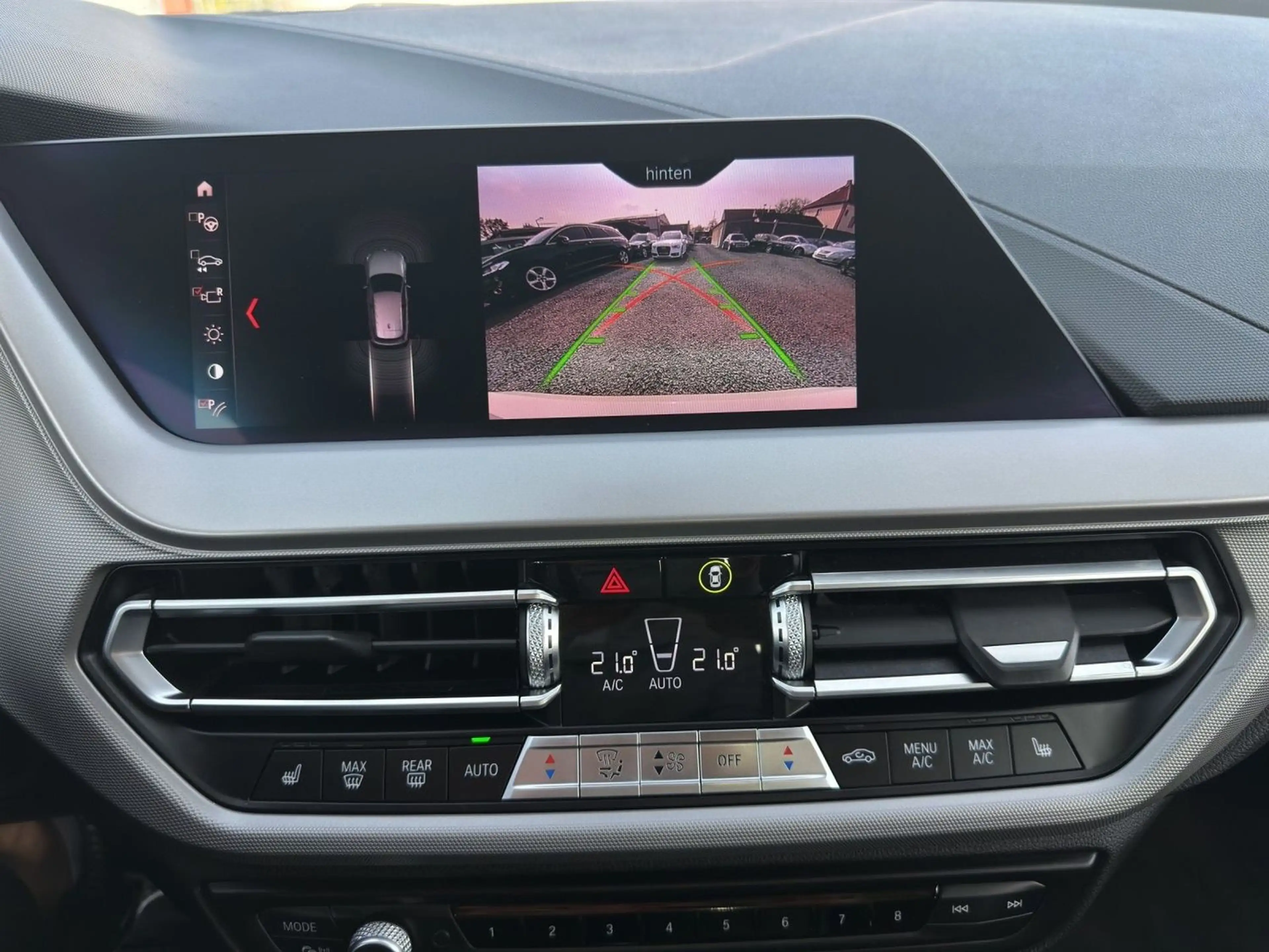 BMW 118 i Advantage LED Navi Kamera Pano — photo 19