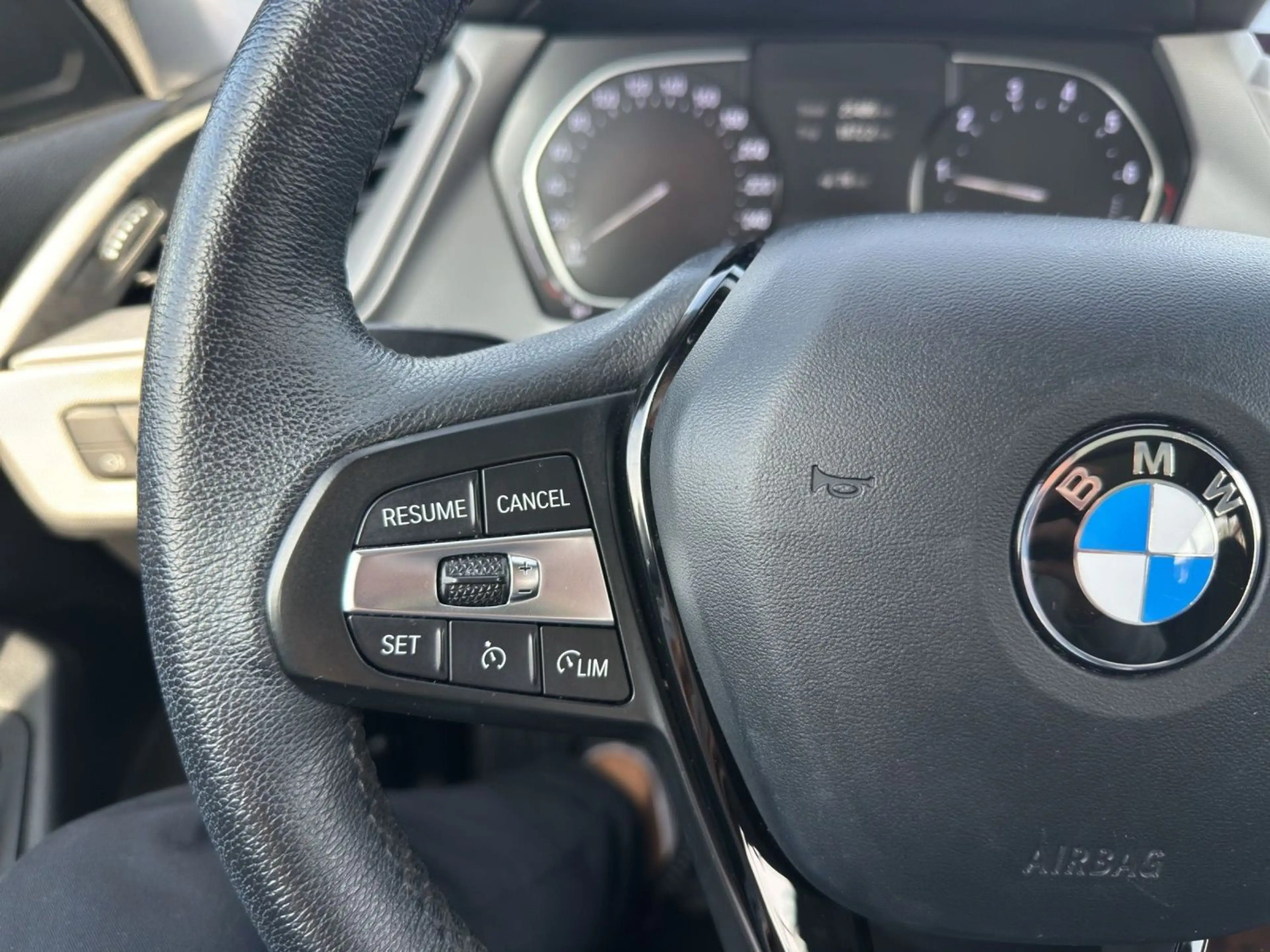 BMW 118 i Advantage LED Navi Kamera Pano — photo 15
