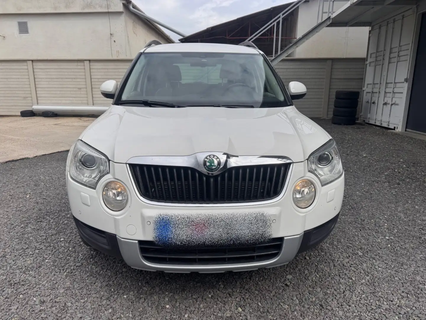 Skoda Yeti Yeti 2.0 TDI DSG 4x4 Elegance Weiß - 2