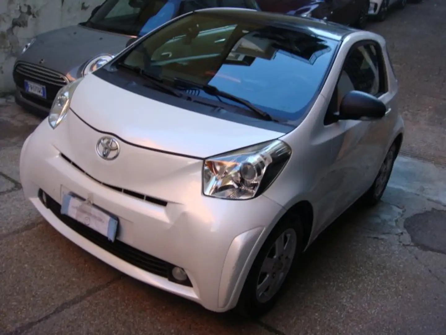 Toyota iQ iQ 1.0 Active (sol) cvt E5 Bianco - 2