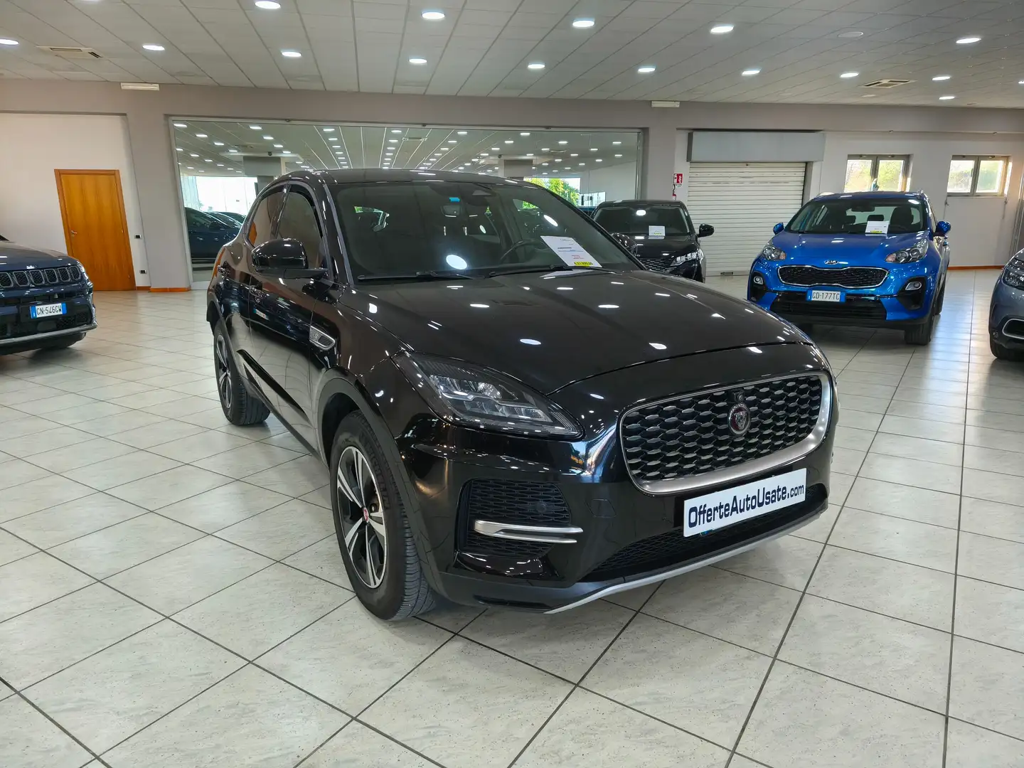 Jaguar E-Pace E-Pace 2.0d i4 mhev S awd 163cv auto Zwart - 2
