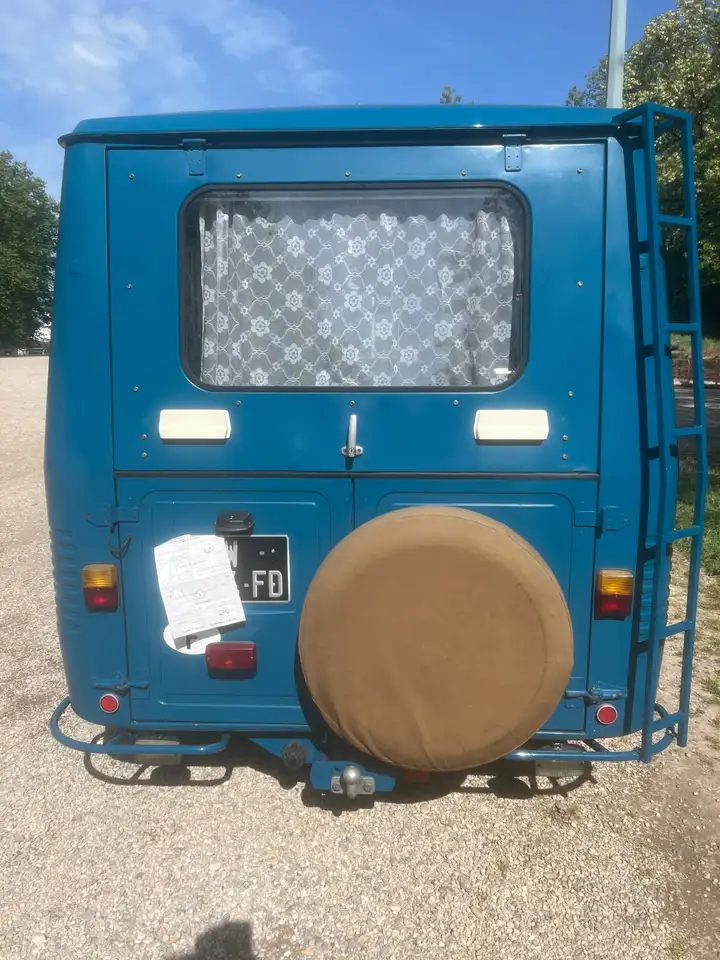 Peugeot J7, foto 2