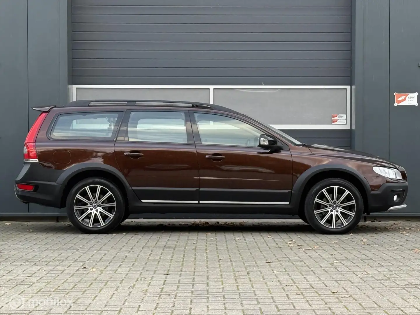 Volvo XC70 2.0 D4 Geartronic-8 Classic Edition -Schuifdak-Xen Marrón - 1