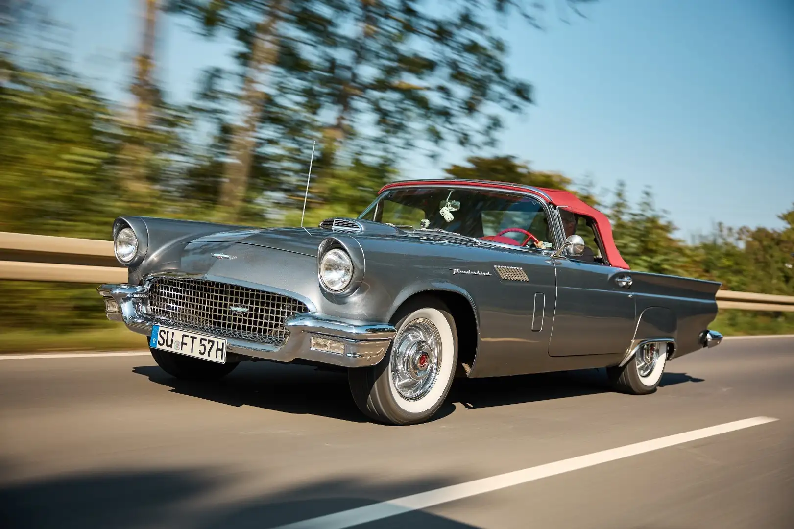 Ford Thunderbird Grau - 1