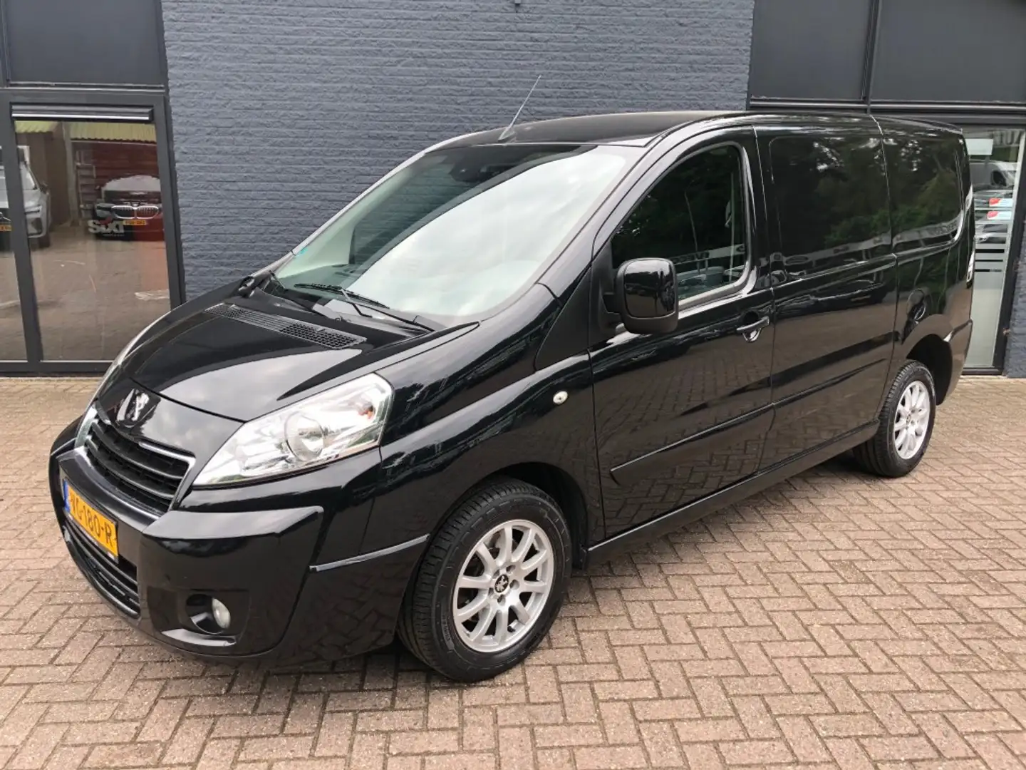 Peugeot Expert 227 2.0 HDI L1H1 NAV Zwart - 2