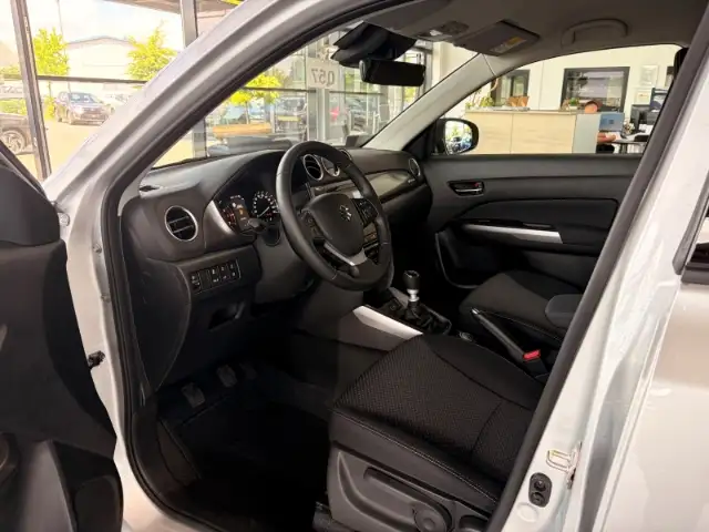 Suzuki Vitara view 10
