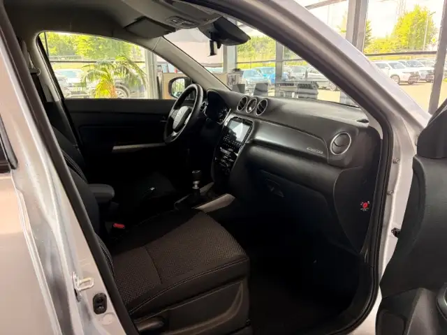 Suzuki Vitara view 14