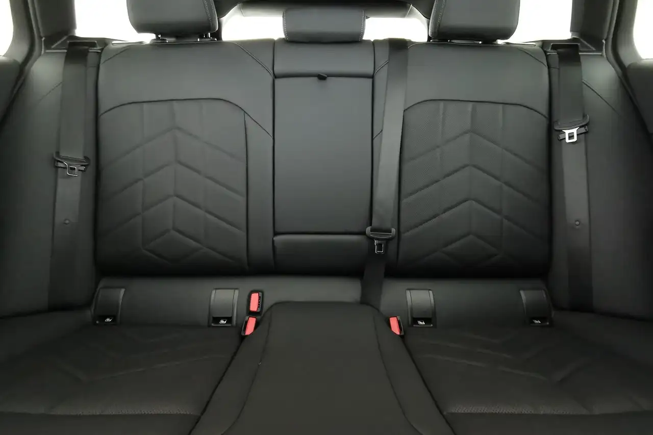 BMW 520 i M Sport Pano|Lt|harman|PAs+360el.S|AHK 15