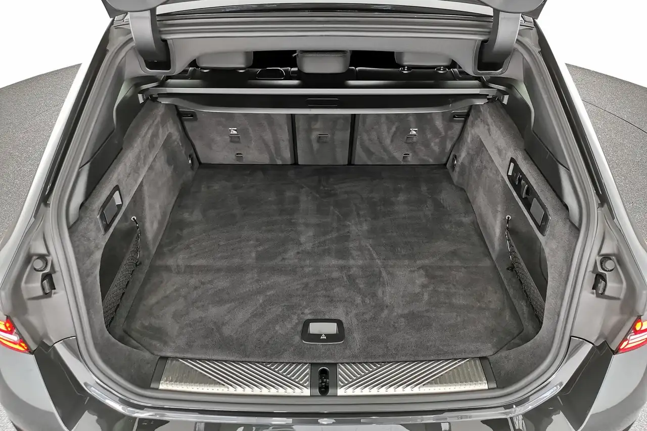 BMW 520 i M Sport Pano|Lt|harman|PAs+360el.S|AHK 6