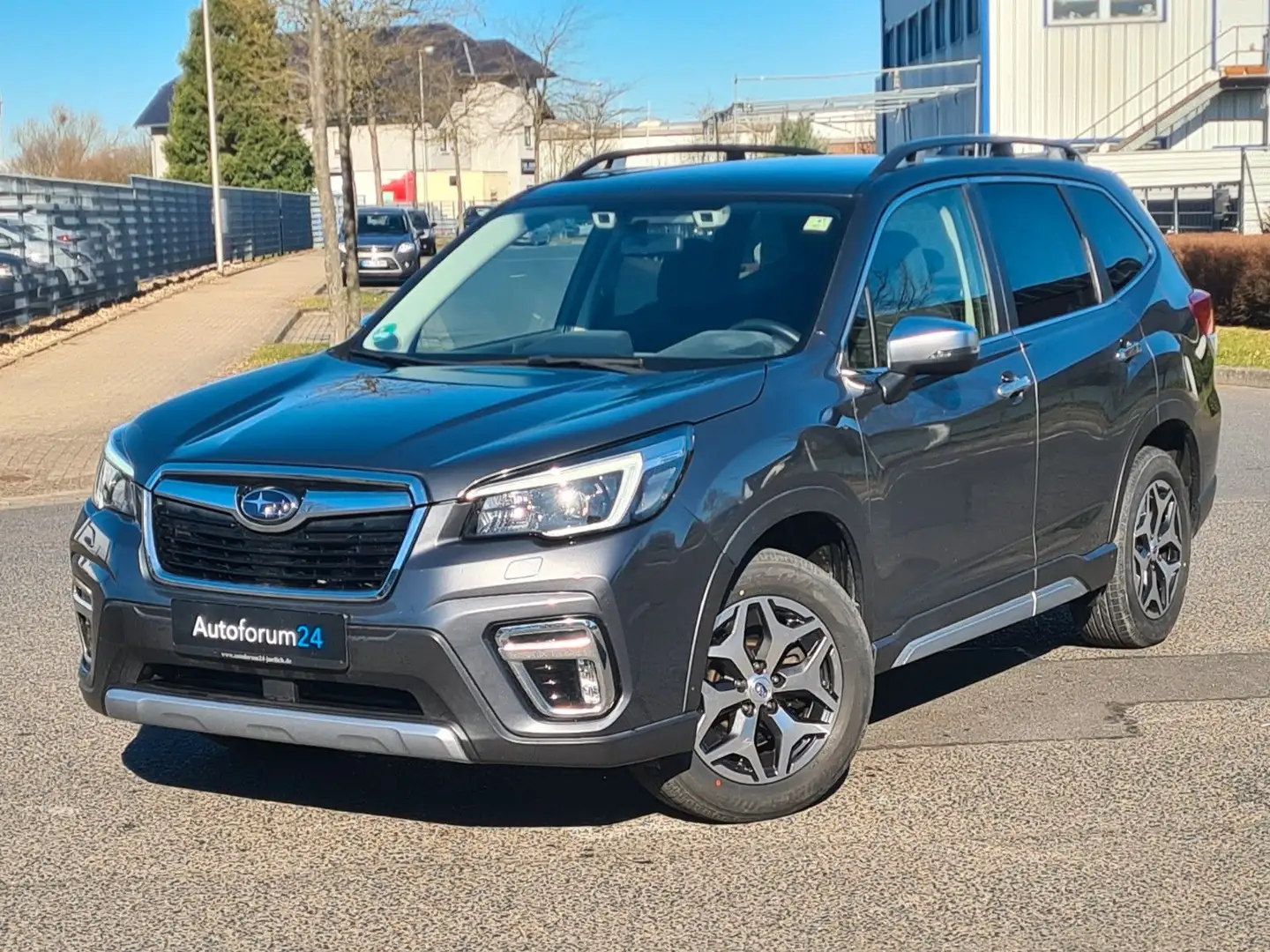 Subaru Forester Comfort*Autom.*Xenon*Navi*RFK*PDC* Grau - 1