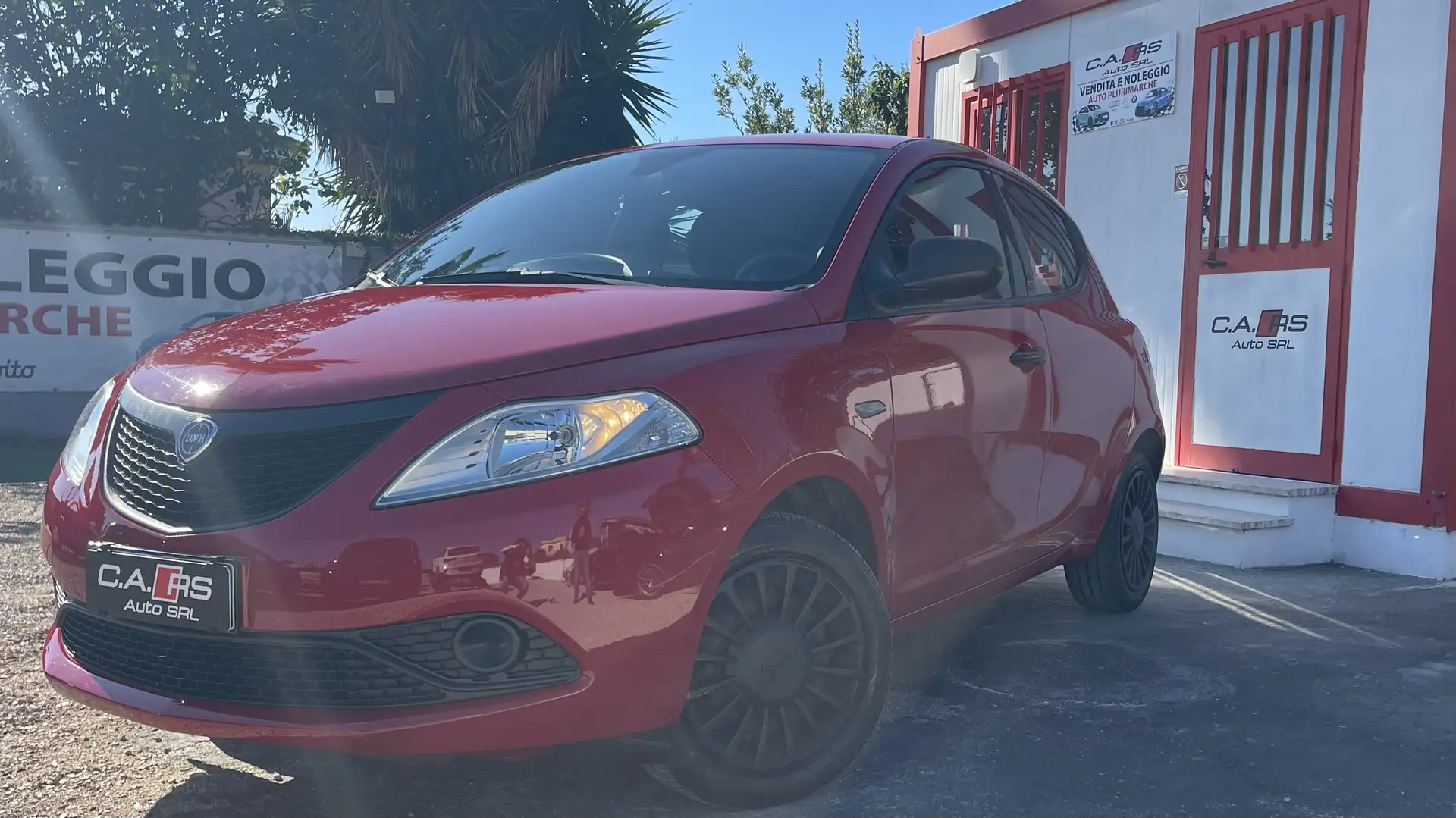 Lancia Ypsilon Ecochic Hybrid 1.0 FireFly 70cv Rosso - 1